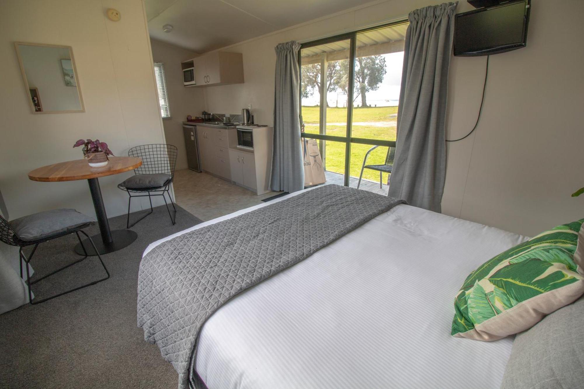Pakiri Beach Holiday Park Room photo
